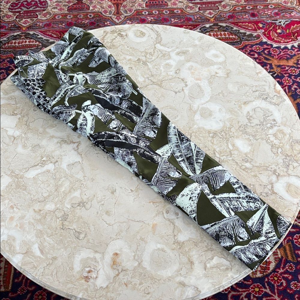Oscar de la Renta Abstract Botanical Print 100% Silk Lined Slim Dress Pants - Picture 4 of 11